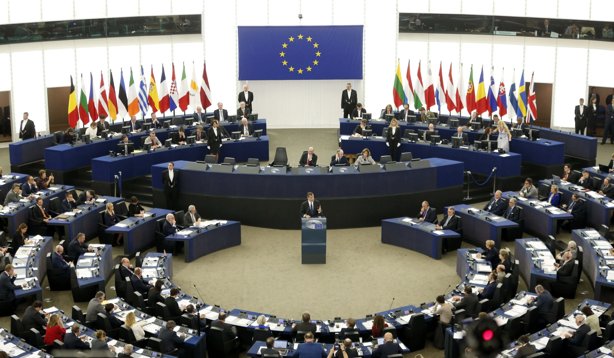 Europee, urne aperte. Ecco i nuovi scenari di Bruxelles all’ombra di Brexit e sovranisti