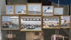Banksy espone installazione a Venezia, i vigili lo fanno sloggiare