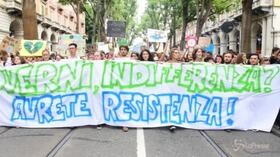 “Friday for Future” a Torino, studenti in piazza in difesa del clima