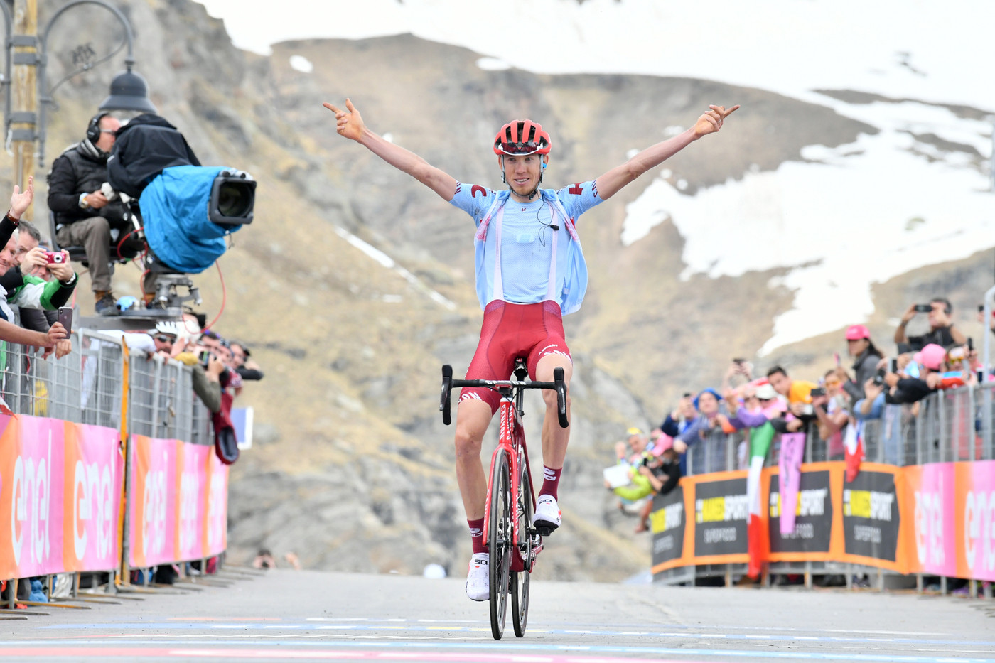 Giro d’Italia, Zakarin vince la tredicesima tappa: Polanc conserva la maglia rosa