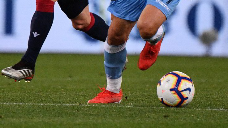 Sky, multa di 2,4 milioni. Agcom: "Scorrettezze sul pacchetto Calcio"