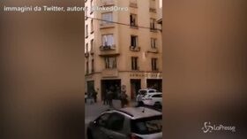Esplosione a Lione, la zona recintata e sorvegliata