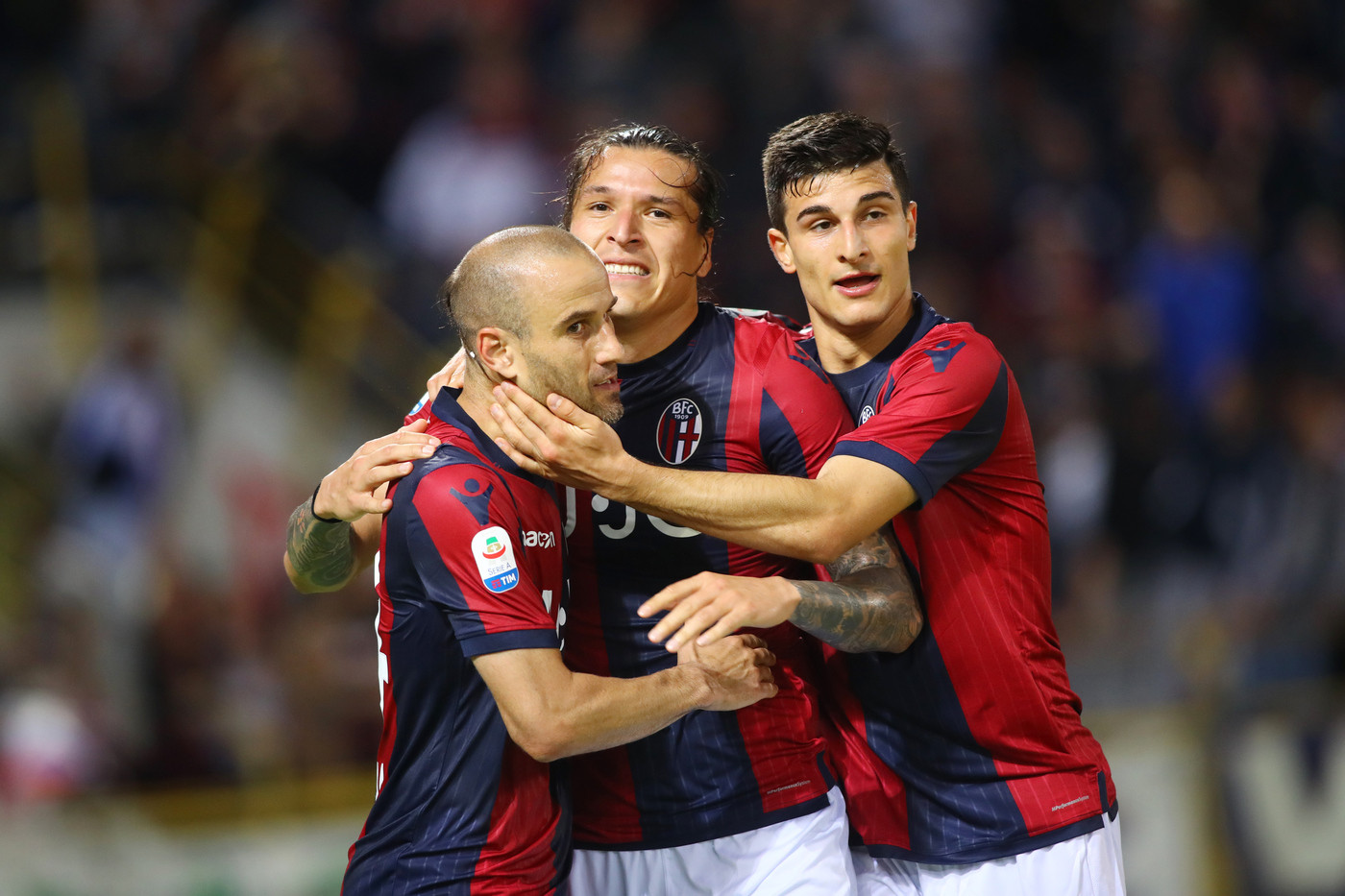 Serie A, super Santander: Bologna supera Napoli 3-2, Dall’Ara in festa