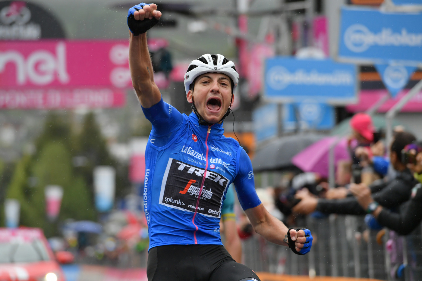 Giro d’Italia: Ciccone vince 16/a tappa, Carapaz in rosa. Cede Roglic