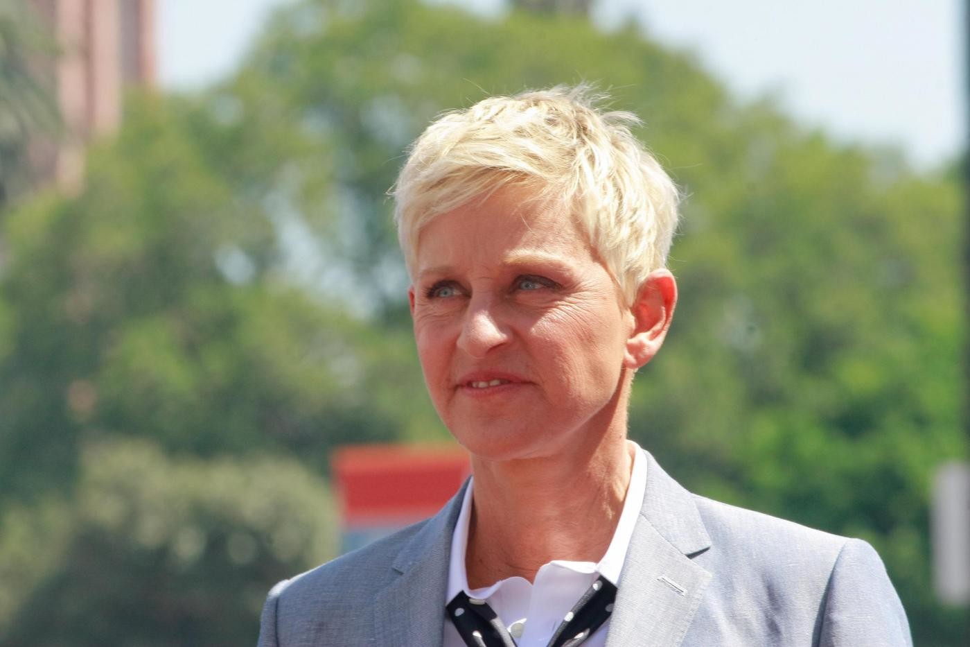 Ellen DeGeneres si racconta: “Violentata dal mio patrigno a 15 anni”