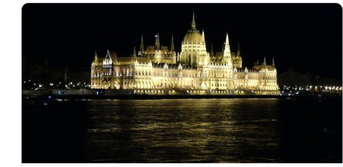 Budapest, affonda barca carica di turisti. Sette morti e 21 dispersi nel Danubio