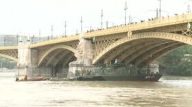 Incidente sul Danubio a Budapest, i soccorritori al lavoro