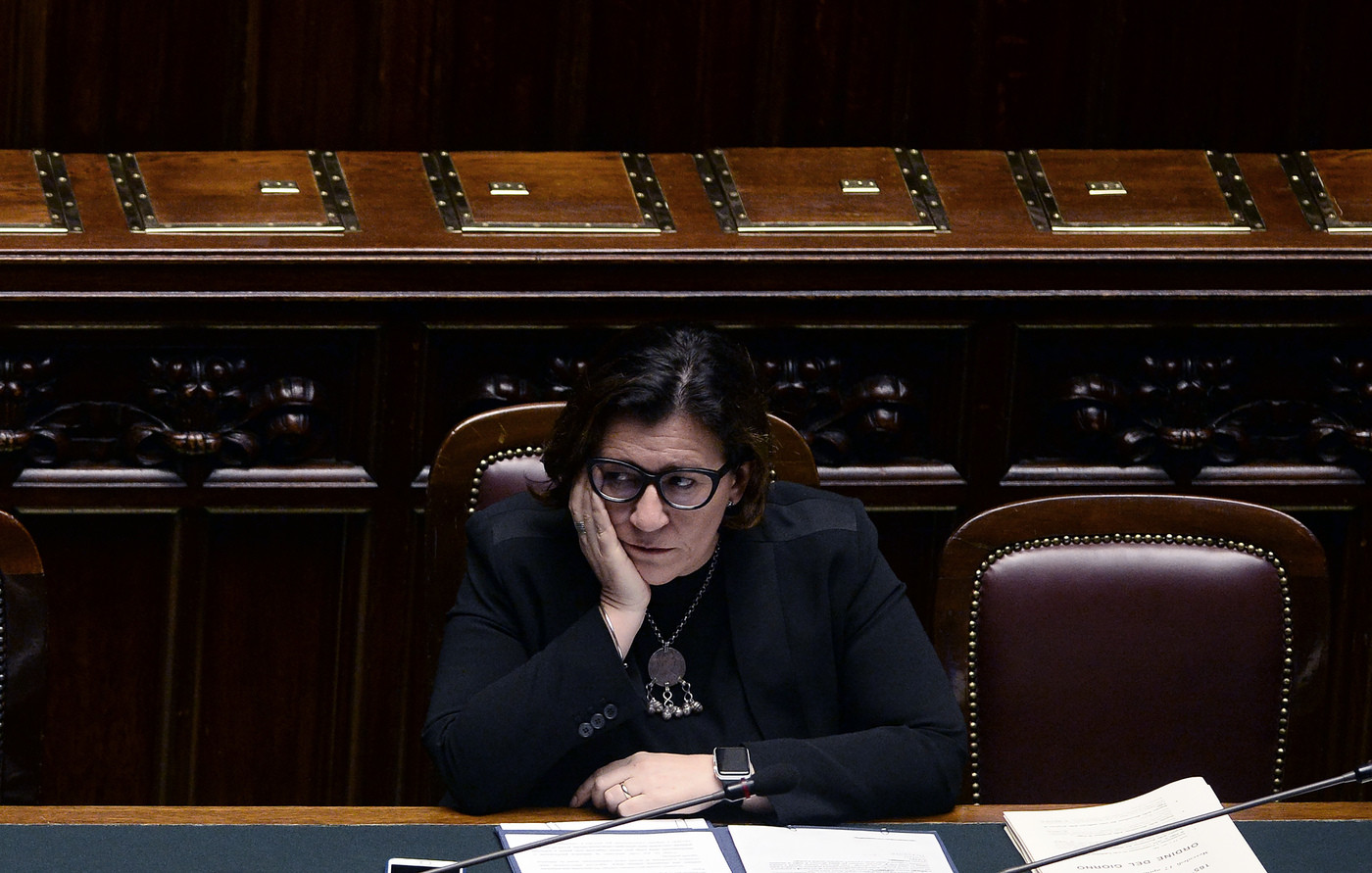 M5S, duro attacco di Tofalo contro Trenta. Fonti: “Il sottosegretario non si è dimesso”