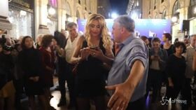 Milano, notte di tango in Galleria Vittorio Emanuele con Valeria Marini