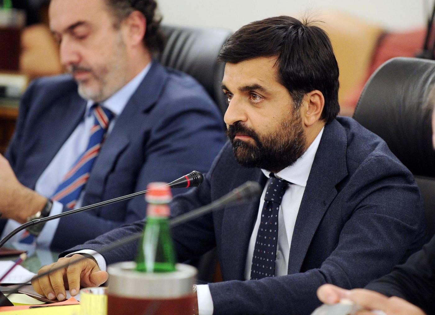 Caso Palamara, il pm interrogato: “Mai ricevuto denaro, sono innocente”. Cosigliere Csm Spina si autosospende