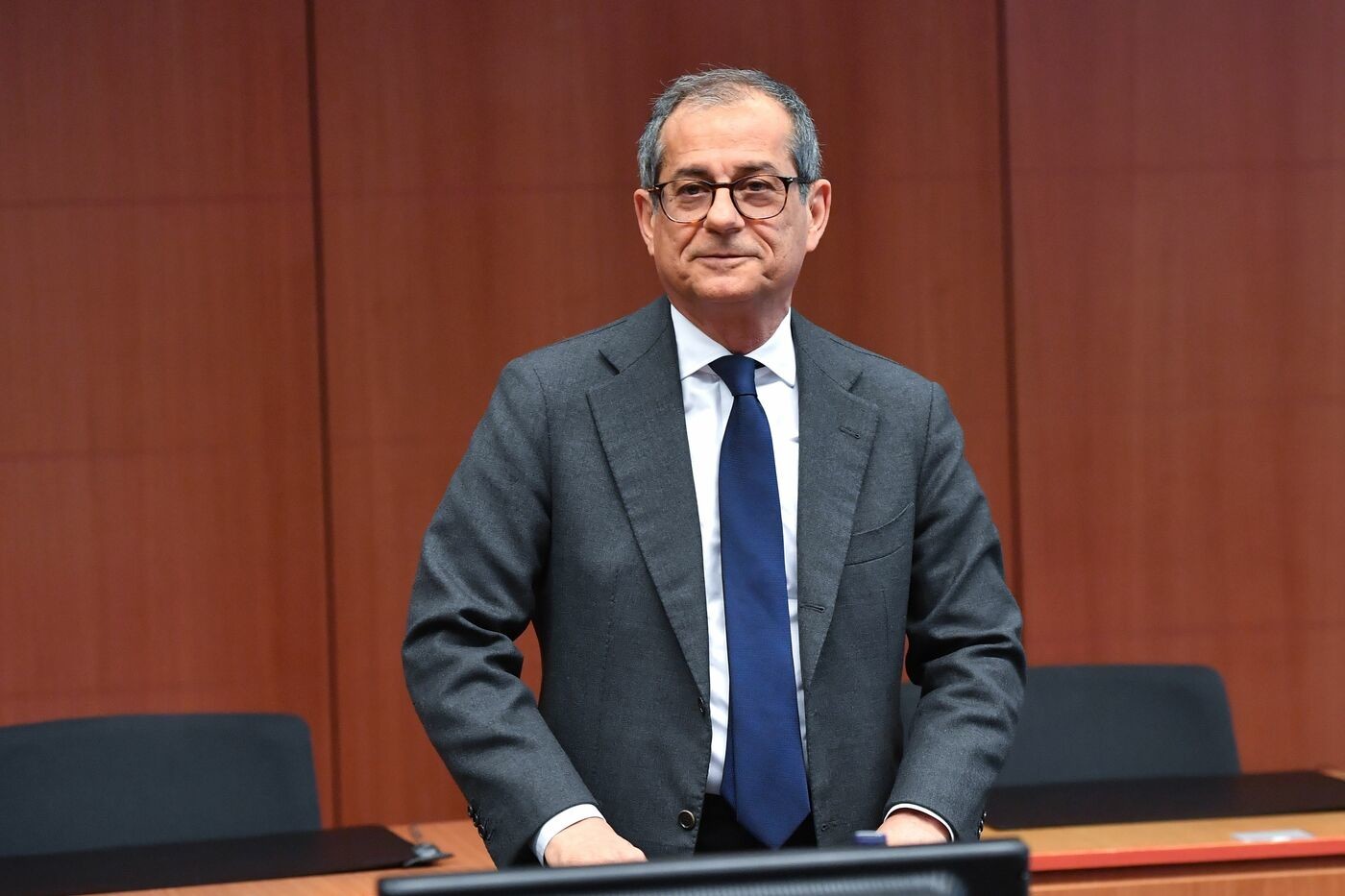 Tria invia la lettera all’Ue: “Flat tax non sarà in deficit”. Giallo sulla prima bozza, tra anticipazioni e smentite