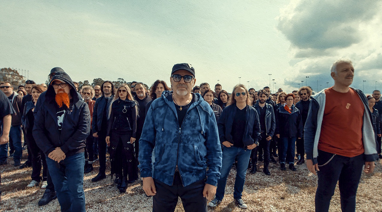 Vasco da record ‘occupa’ San Siro: “Combattiamo la disperazione con il rock”