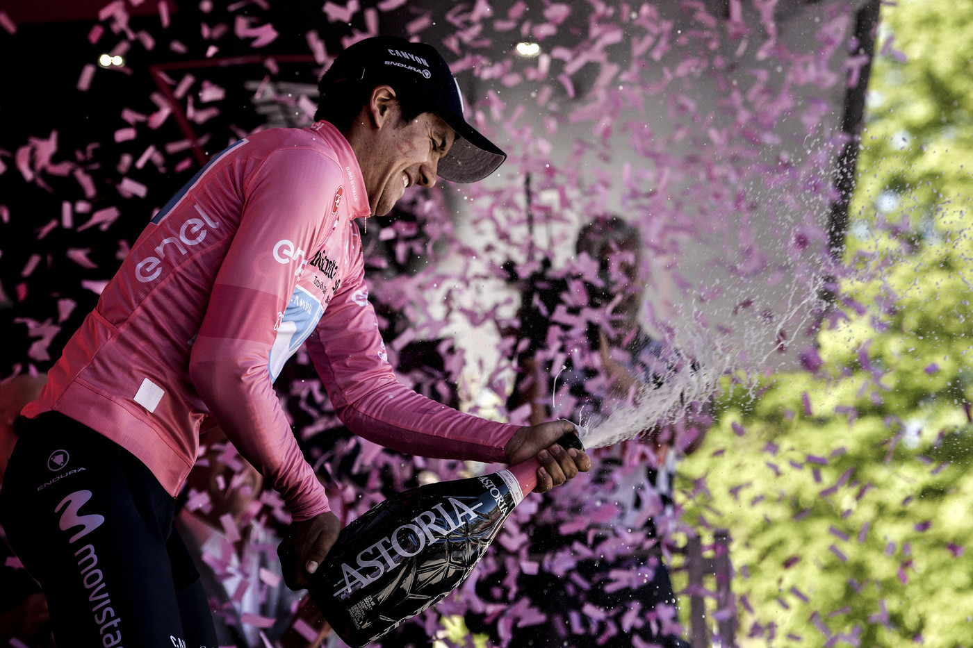 Richard Carapaz vince il Giro d’Italia: sul podio Nibali e Roglic