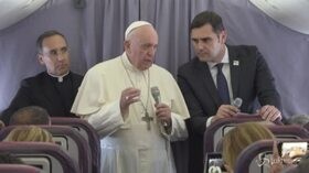 Papa: “Un politico non deve mai seminare odio e paura”