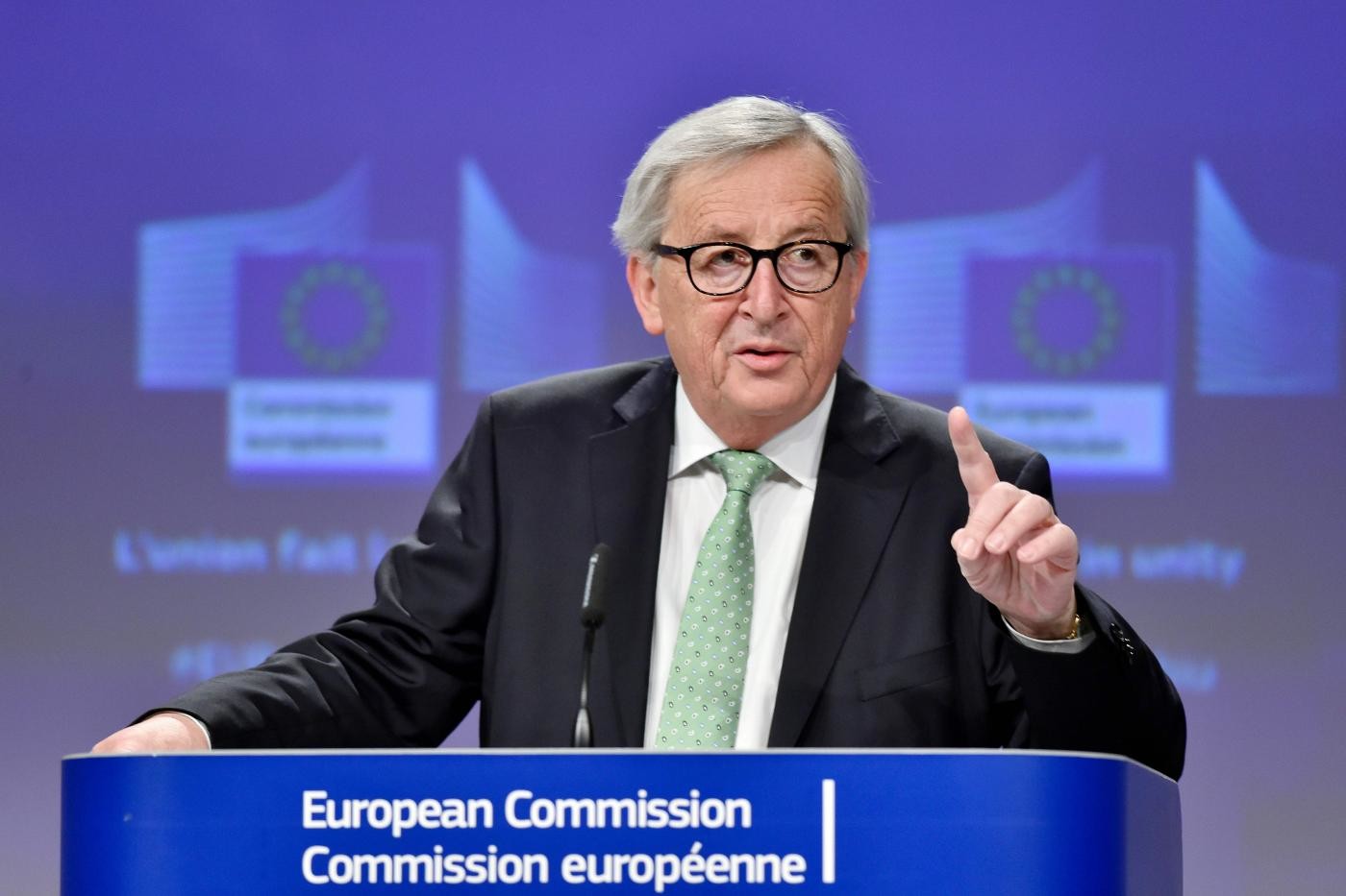 L’Ue pronta a bocciare l’Italia: all’Ecofin l’ultima parola