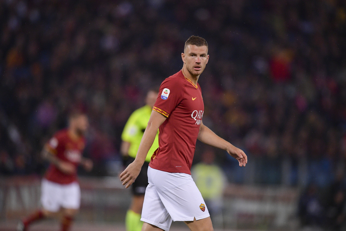 Calciomercato, Inter punta Dzeko e Barella. Real, ufficiale Jovic