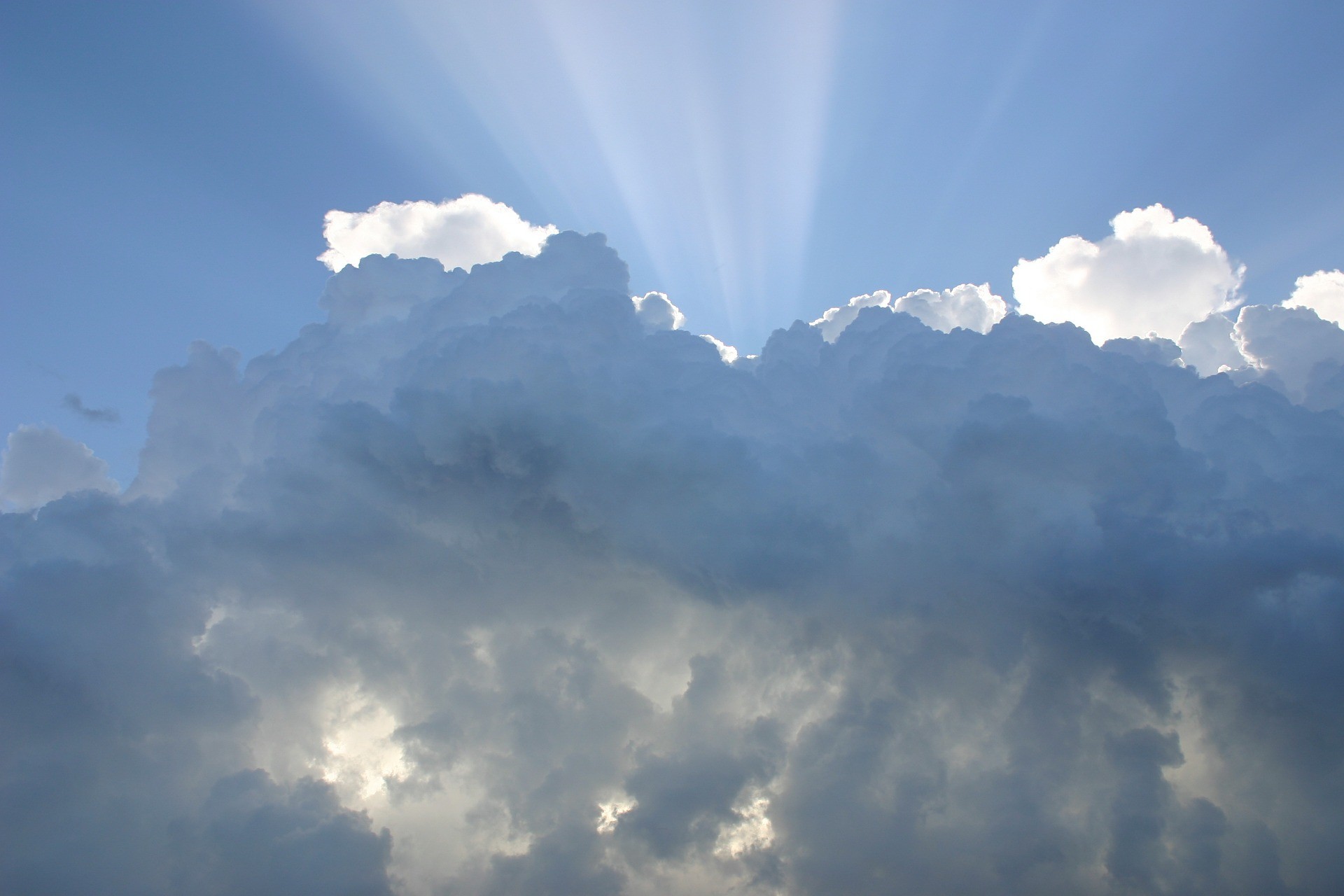 Nuvole e foschia: il meteo del 5 e 6 giugno