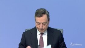 Draghi avverte l’Italia: “Serve piano credibile, ridurre rapporto debito/Pil”