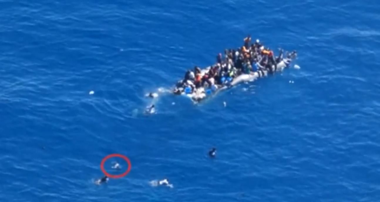 A Pozzallo i 62 migranti salvati dalla Asso25. Salvini: “Saranno accolti dalla Cei”