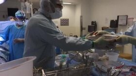 Tetraplegico torna a usare le mani: l’innovativo intervento al Cto di Torino