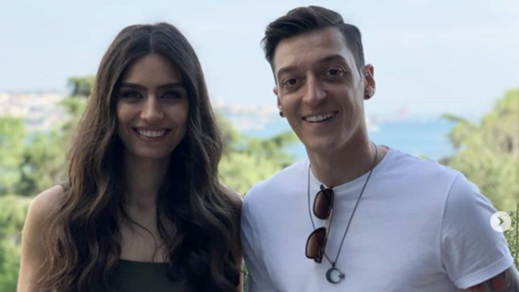 Ozil e la fidanzata prima delle nozze