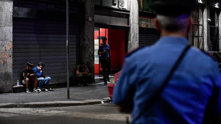 Ha difeso la madre davanti a una pistola il ragazzino ferito a Milano