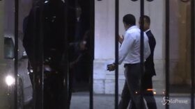 Salvini-Di Maio, la stretta di mano che segna la tregua