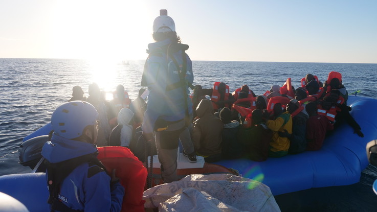 Migranti, barcone naufraga davanti a Lesbo: almeno 6 morti