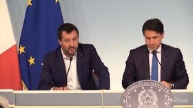 Legittima difesa, Salvini: “Sto sempre con l’aggredito, il mestiere del rapinatore è rischioso”