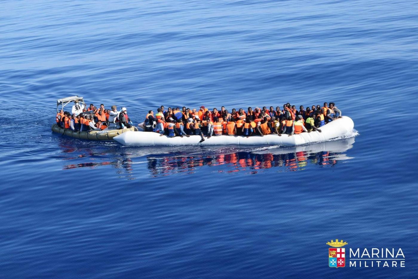 Migranti, Msf e Sos Mediterranee all’attacco: “In un anno 1151 morti per colpa di politiche Ue irresponsabili”