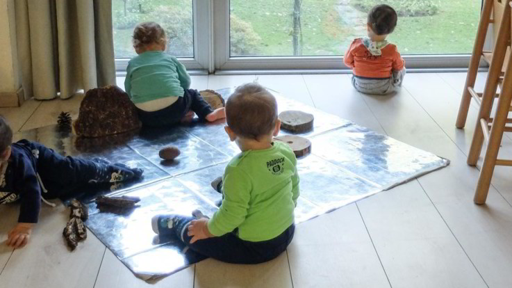 Brescia, bimbi dell'asilo insultati e lasciati senza cibo: arrestate tre maestre