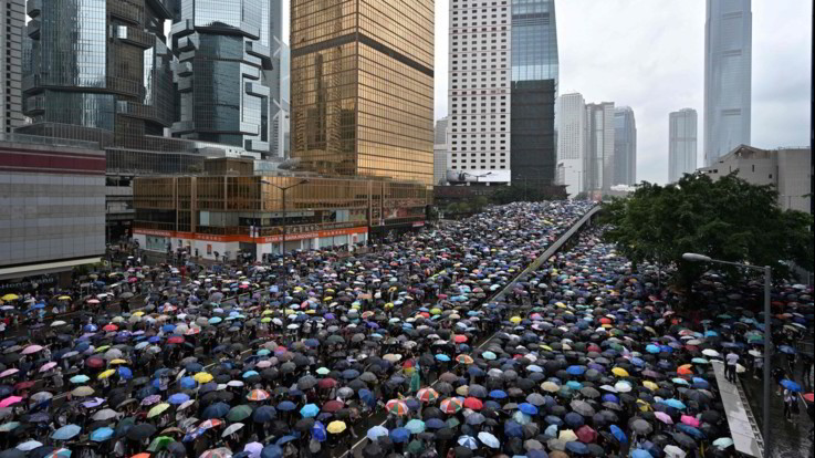 Hong Kong, rinviata la discussione sull'estradizione dopo le proteste