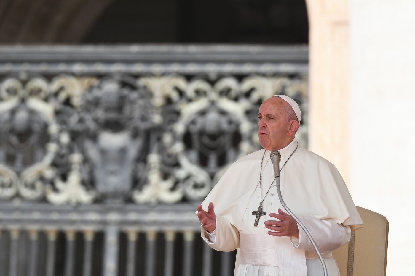Il Papa: “I migranti sono nuovi schiavi, strumentalizzati per uso politico”