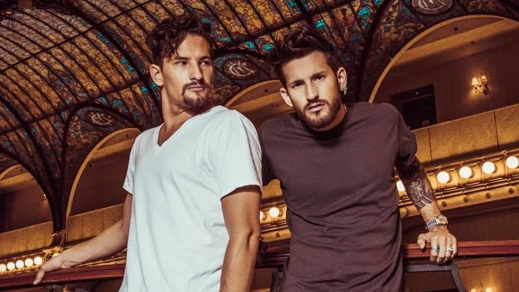 Mau y Ricky approdano in Italia: "Portiamo l'allegria dal Venezuela"
