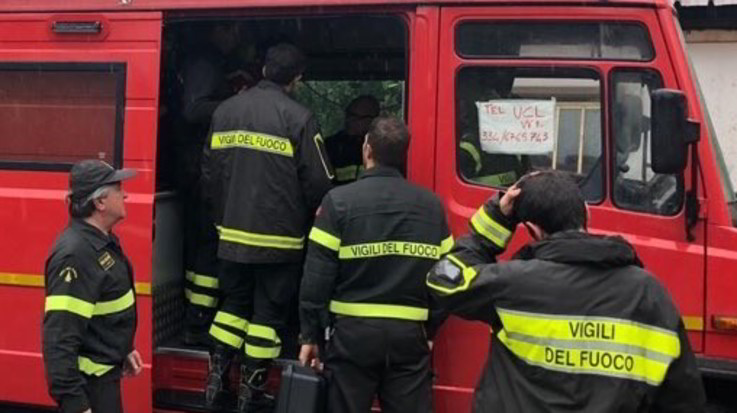 Roma, uomo e donna carbonizzati trovati in un'auto a Torvaianica