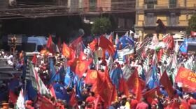 Napoli, metalmeccanici in piazza: “Governo inverta la rotta o andremo avanti per settimane”