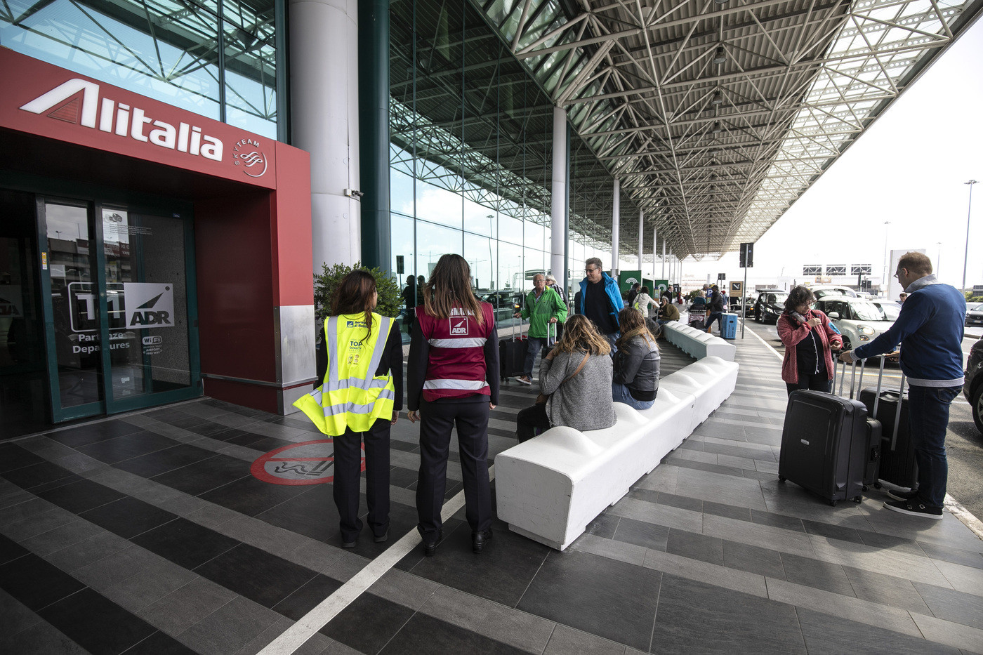 Alitalia, nuova proroga al 15/7. Ricetta Salvini: “Fare presto, no a Lotito”