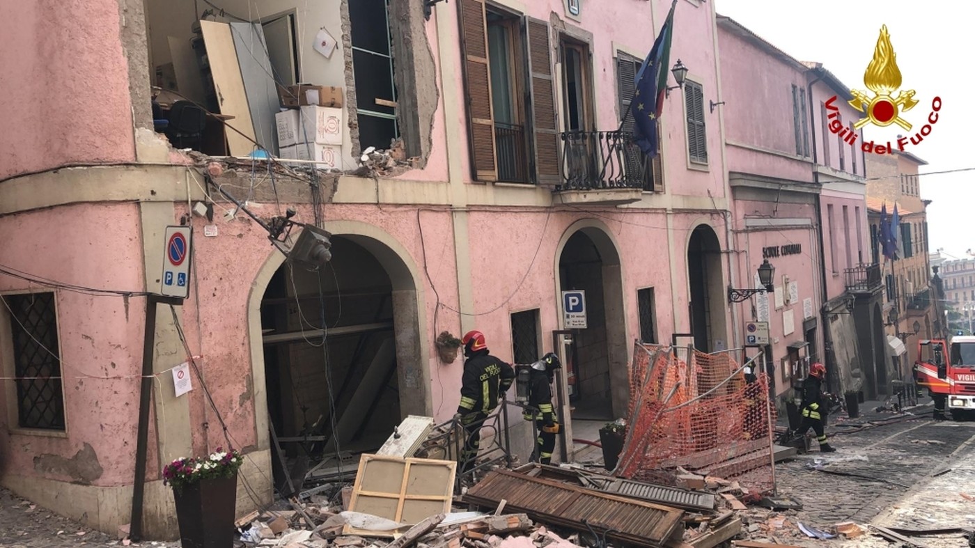 Esplosione a Rocca di Papa: si aggravano le condizioni del sindaco