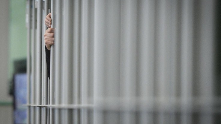Napoli, rivolta nel carcere di Poggioreale: celle distrutte e agenti minacciati