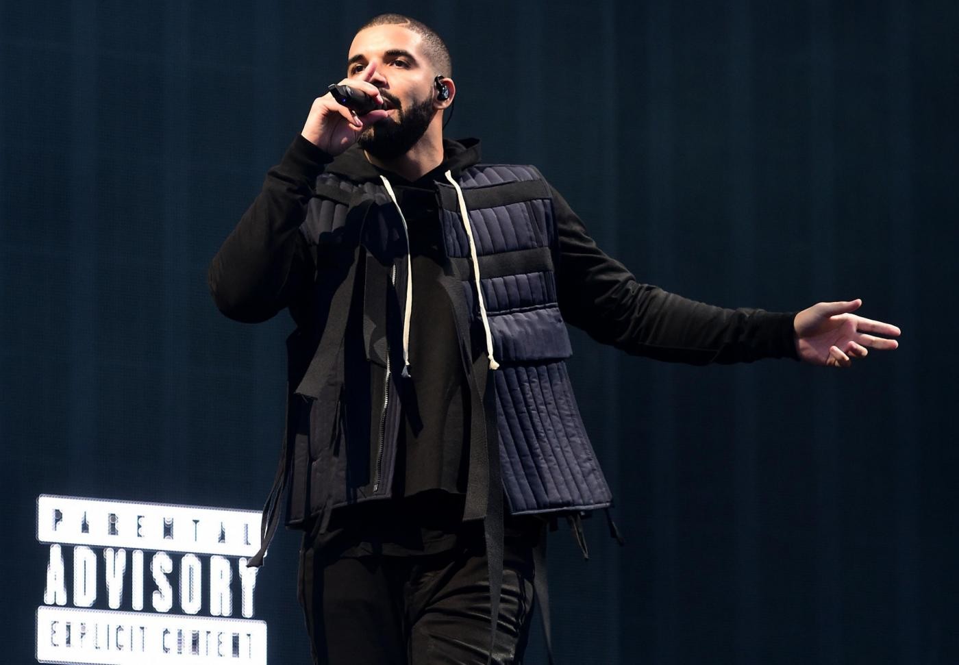 Drake pubblica ‘The Best In The World Pack’ per festeggiare la vittoria dei Raptors