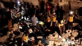 Siria, diversi morti in un attacco aereo: si cercano sopravvissuti tra le macerie