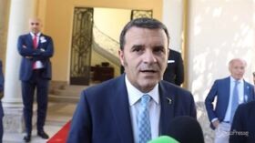 Governo, Centinaio: “Con polemiche rischiamo di andare a casa a velocità della luce e ce lo meritiamo”