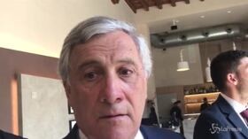 Ue, Tajani: “Il debito pubblico italiano è il problema dei problemi, rischio abisso recessione”