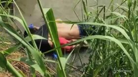 Padre e figlia morti nel Rio Grande mentre cercavano il sogno Usa: le strazianti immagini