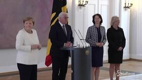 Merkel, altro tremore in pubblico per la cancelliera