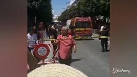 Due attacchi kamikaze a Tunisi: morto un poliziotto