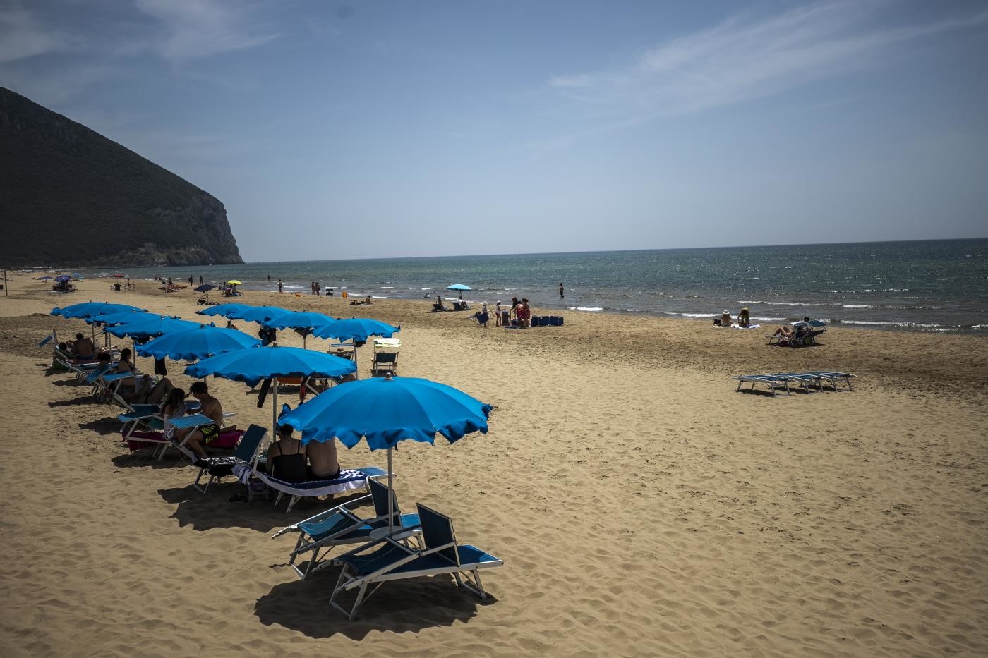 Meteo, bel tempo e il caldo si attenua: calano le temperature