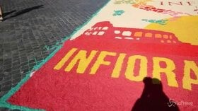 Sedici quadri di petali ai piedi di San Pietro: a Roma torna l’Infiorata Storica