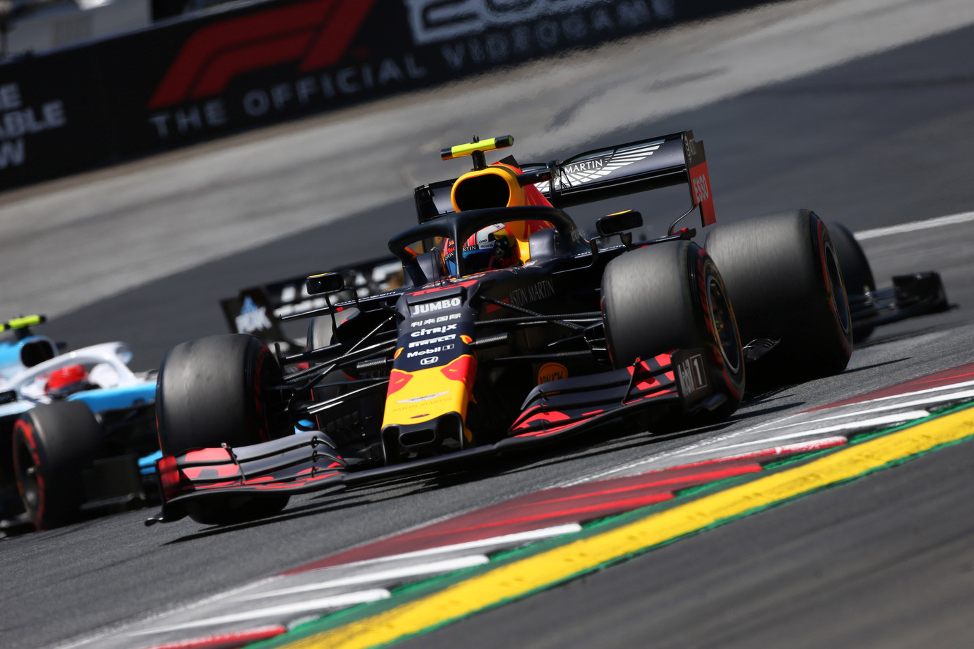 F1, Gp Austria: Verstappen vince davanti a Leclerc, i giudici confermano la vittoria
