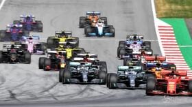Formula 1, in Austria Verstappen beffa Leclerc